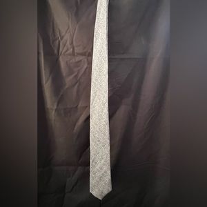 Kenneth Cole Awearness Tie Silver - NWT